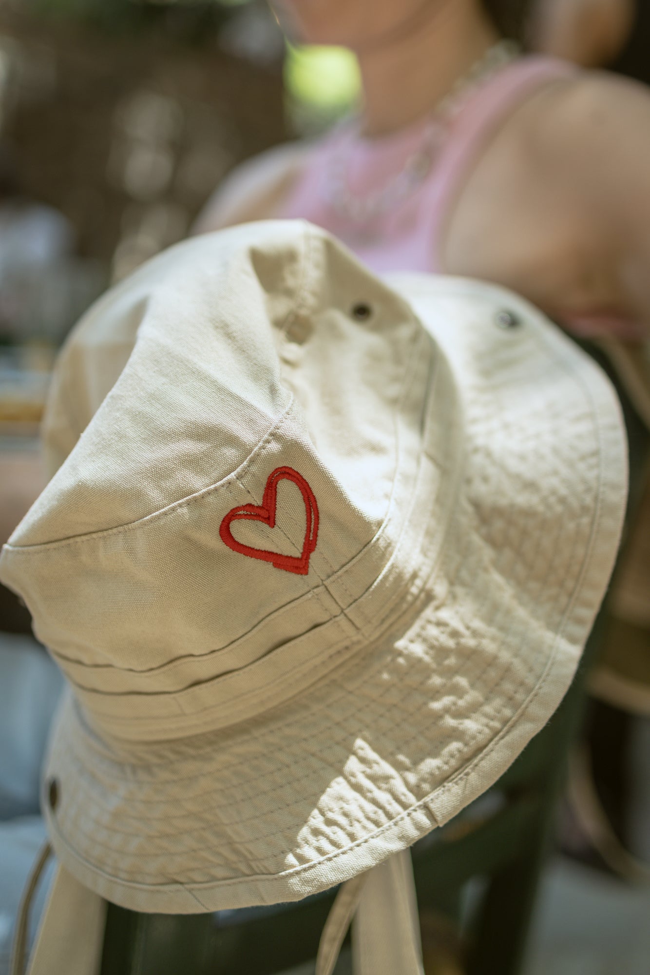 Bucket hat heart beige