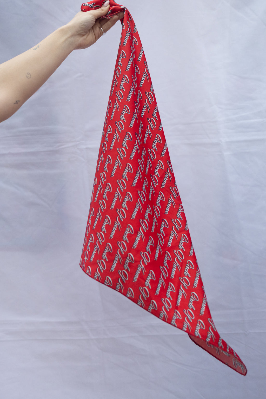 Allover mantili red